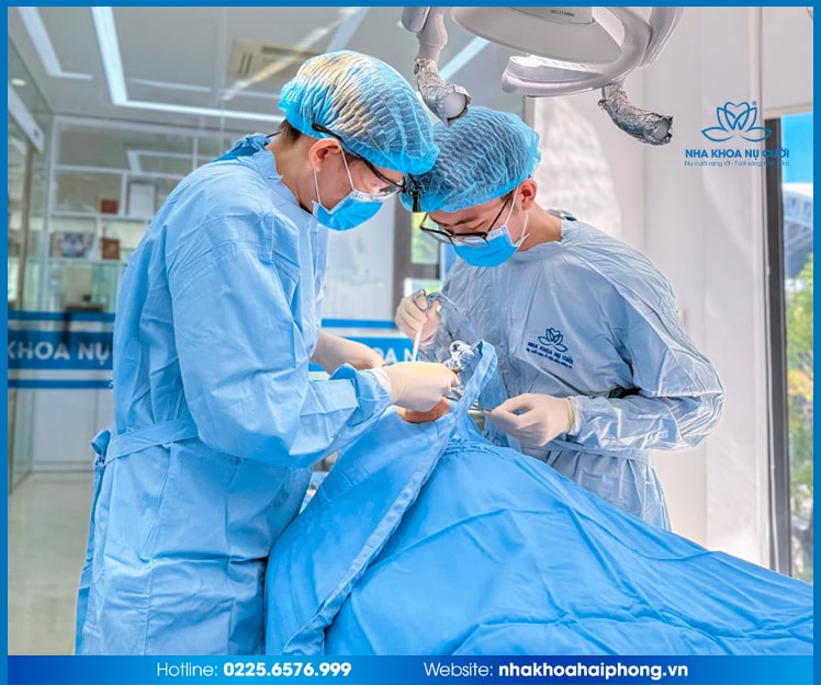 Trồng Implant có đau không? Cảm giác thật trong và sau khi làm?