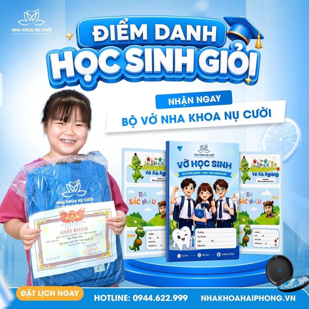 hoc-sinh-gioi-nhan-qua-nha-khoa-nu-cuoi